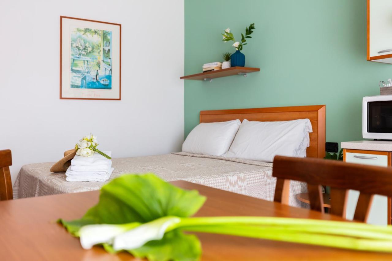 Nettuno Residence Hotel Песк'єра-дель-Гарда Екстер'єр фото