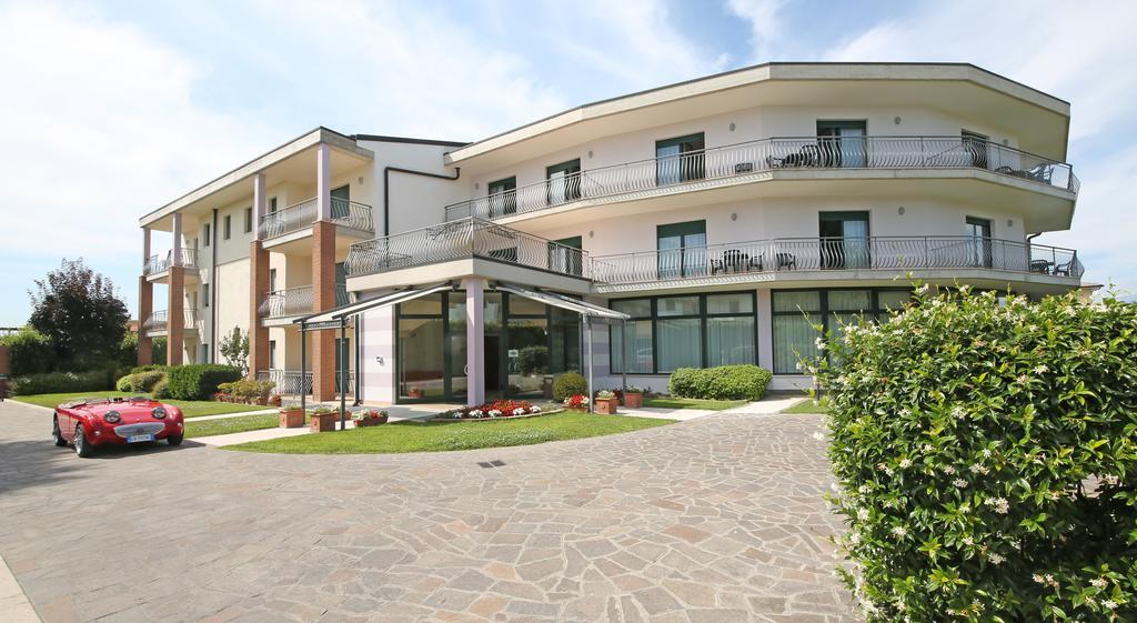 Nettuno Residence Hotel Песк'єра-дель-Гарда Екстер'єр фото