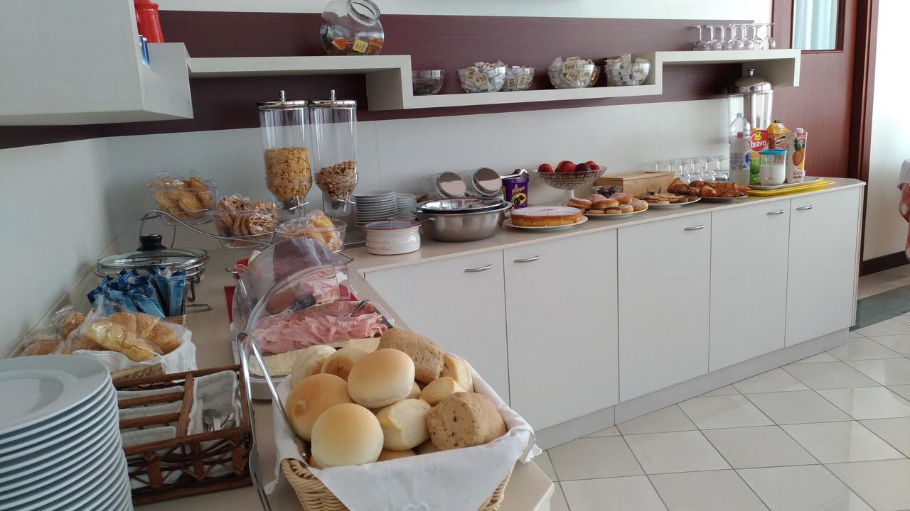 Nettuno Residence Hotel Песк'єра-дель-Гарда Екстер'єр фото
